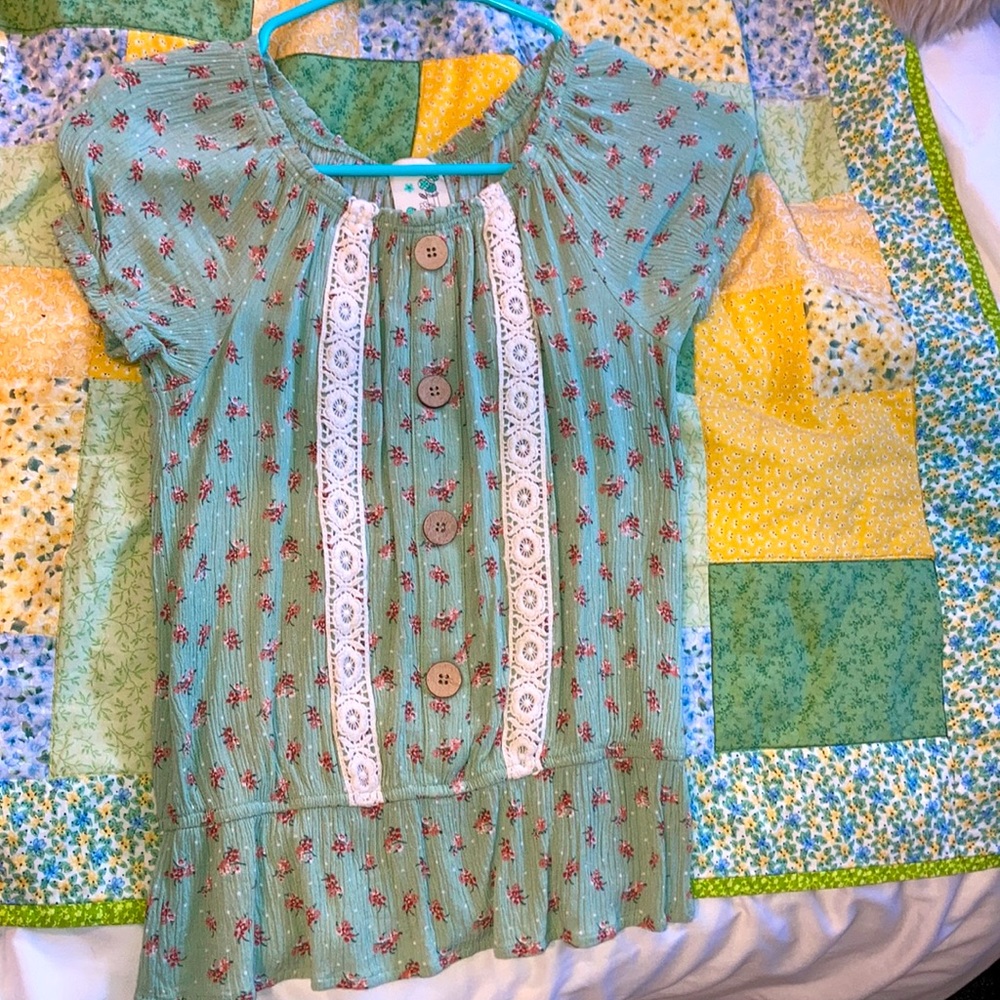 lily bleu turquoise with pink flower button up
